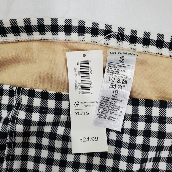 Old navy swim bottoms - Picture 4 of 4